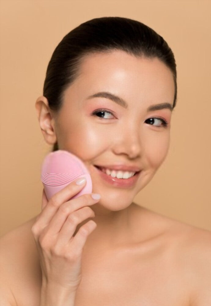 Waterproof Facial Brush Vibrating Face Cleanser Sonic Cleansing Brush Skin Cleansing System Silicone Face Cleansing Brush Rotating Face Brush Rechargeable Facial Brush